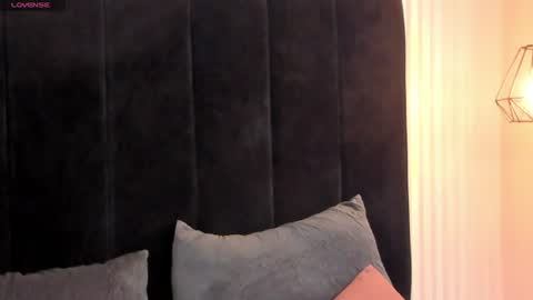Snapshot of regina_noctixx chatting on July 20, 7:44 am Regina online show from July 20, 7:44 am