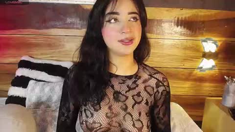 Snapshot of regina_storm chatting on November 6, 4:13 am online show from November 6, 4:13 am