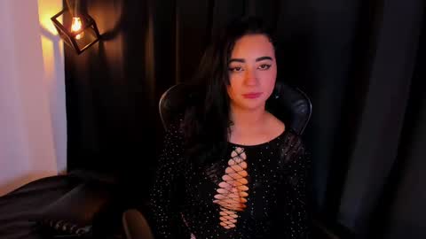 Snapshot of regina_storm chatting on November 21, 4:11 am online show from November 21, 4:11 am