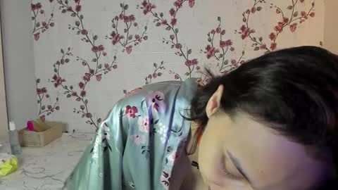 Snapshot of reginamoon12 chatting on October 26, 8:31 am Alisa online show from October 26, 8:31 am