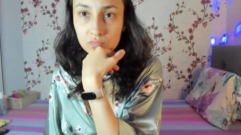 Snapshot of reginamoon12 chatting on November 2, 1:24 pm Alisa online show from November 2, 1:24 pm