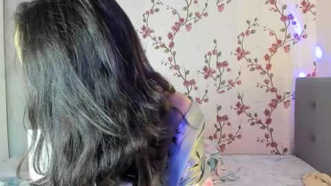 Snapshot of reginamoon12 chatting on December 15, 7:56 am Alisa online show from December 15, 7:56 am