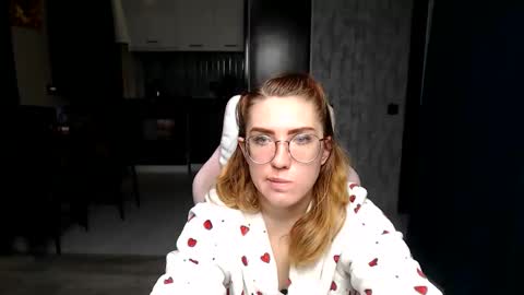 Regina online show from November 26, 1:39 am