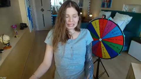 Snapshot of reginasparkle chatting on June 20, 6:16 am Regina online show from June 20, 6:16 am