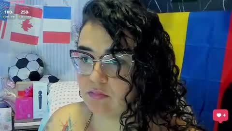 reginavegaa online show from June 18, 10:19 am
