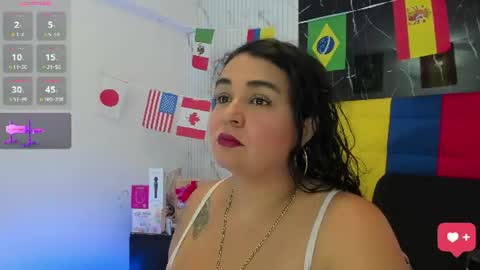 reginavegaa online show from July 3, 8:54 am
