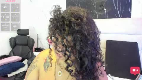 reginavegaa online show from July 25, 8:56 am