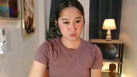 regine online show from March 4, 4:35 pm