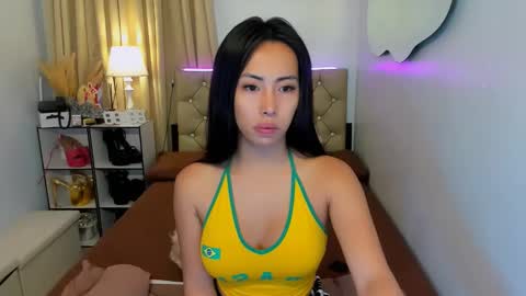 reighnempress online show from March 6, 1:48 am