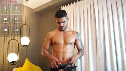 Snapshot of reik_von chatting on May 3, 8:37 pm Reik online show from May 3, 8:37 pm