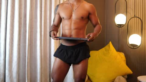 Snapshot of reik_von chatting on May 9, 12:10 pm Reik online show from May 9, 12:10 pm