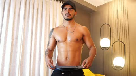 Snapshot of reik_von chatting on May 10, 3:17 pm Reik online show from May 10, 3:17 pm