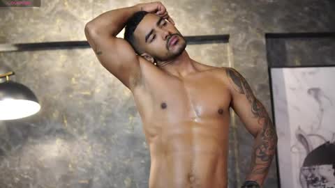 Snapshot of reik_von chatting on June 1, 12:40 pm Reik online show from June 1, 12:40 pm