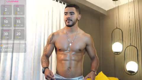 Snapshot of reik_von chatting on June 17, 1:34 pm Reik online show from June 17, 1:34 pm