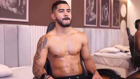 Snapshot of reik_von chatting on July 14, 12:00 pm Reik online show from July 14, 12:00 pm