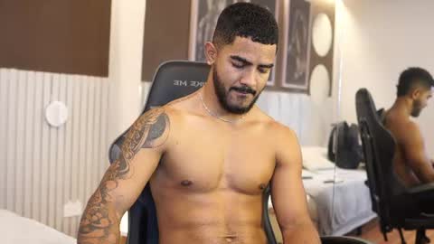 Snapshot of reik_von chatting on July 15, 12:10 pm Reik online show from July 15, 12:10 pm