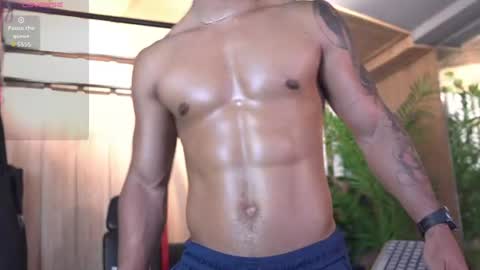 Snapshot of reik_von chatting on July 29, 1:42 pm Reik online show from July 29, 1:42 pm