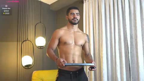 Snapshot of reik_von chatting on July 30, 12:59 pm Reik online show from July 30, 12:59 pm