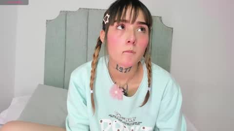 Snapshot of reikaminato chatting on October 4, 3:43 pm Reika  online show from October 4, 3:43 pm