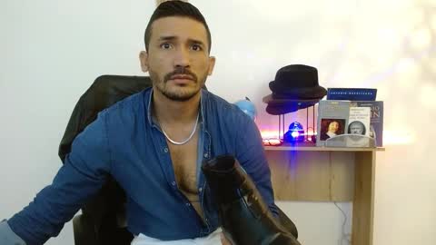   REIKO  online show from November 14, 3:00 pm