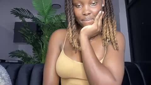 Snapshot of reina77xo chatting on June 12, 5:01 pm reina77xo online show from June 12, 5:01 pm