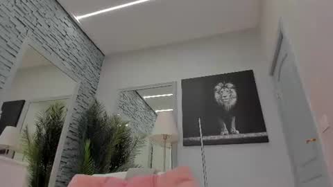 reina cummings online show from July 4, 6:52 am