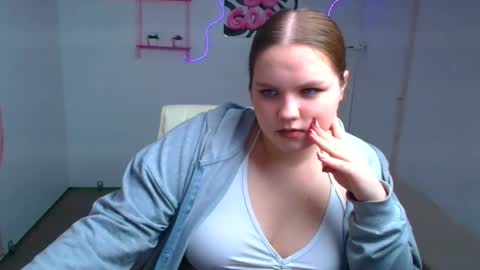 Reina online show from January 15, 6:51 am
