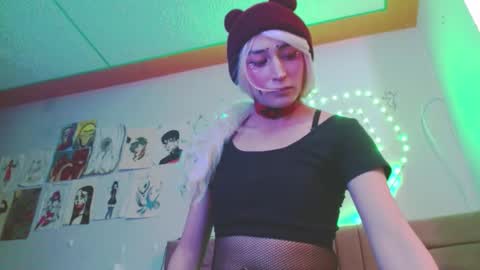 reiv_femboy online show from March 24, 6:07 am