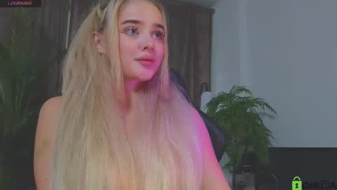 Snapshot of relax_time_ chatting on September 11, 4:40 pm Anna online show from September 11, 4:40 pm