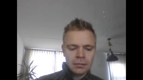 Snapshot of remcoa chatting on November 8, 10:04 am remcoa online show from November 8, 10:04 am