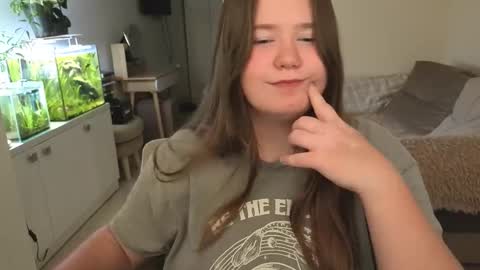 Snapshot of remirann_ chatting on November 6, 12:50 pm Ann OF - remirann21 online show from November 6, 12:50 pm