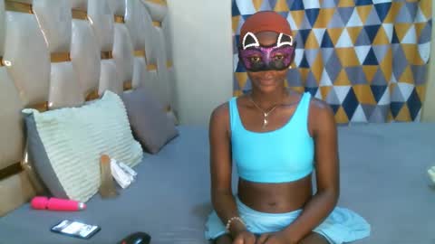 remmyqueen online show from April 14, 12:33 pm