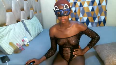remmyqueen online show from June 11, 5:27 am