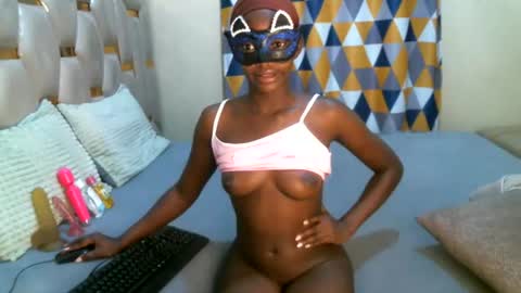 remmyqueen online show from June 13, 7:12 pm