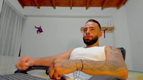 Snapshot of remy_sten chatting on May 19, 1:33 am Rmy Steen online show from May 19, 1:33 am