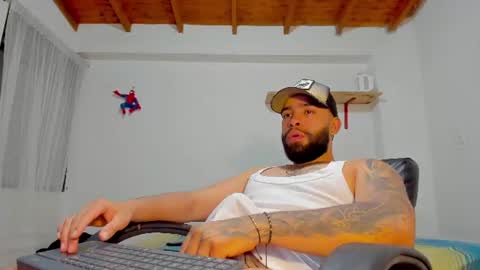 Snapshot of remy_sten chatting on June 10, 1:39 am Rmy Steen online show from June 10, 1:39 am