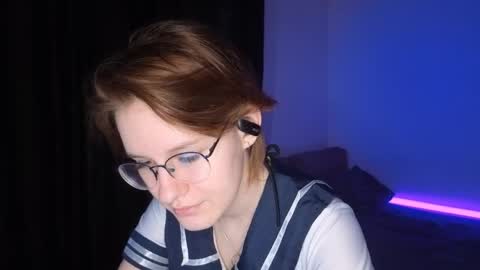 Snapshot of renaeblaski chatting on May 6, 7:08 pm Claire online show from May 6, 7:08 pm
