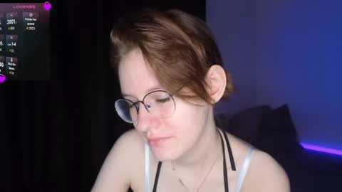 Snapshot of renaeblaski chatting on May 7, 7:19 pm Claire online show from May 7, 7:19 pm