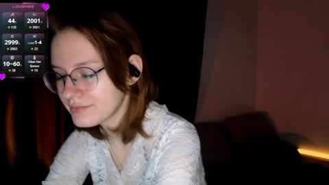 Snapshot of renaeblaski chatting on May 10, 6:24 pm Claire online show from May 10, 6:24 pm