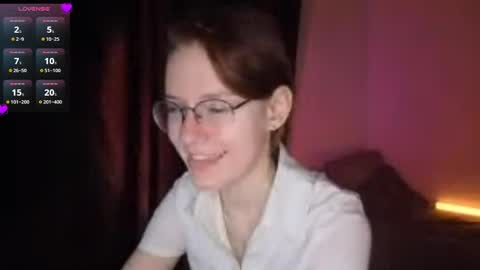 Snapshot of renaeblaski chatting on May 13, 6:38 pm Claire online show from May 13, 6:38 pm