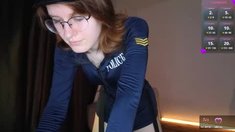 Snapshot of renaeblaski chatting on May 28, 5:10 pm Claire online show from May 28, 5:10 pm