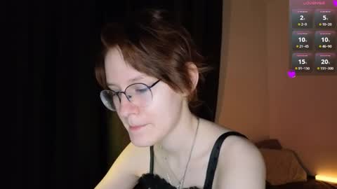 Snapshot of renaeblaski chatting on May 30, 7:22 pm Claire online show from May 30, 7:22 pm