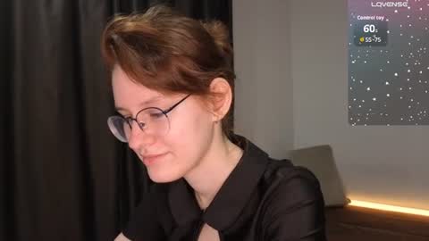 Snapshot of renaeblaski chatting on June 10, 6:51 pm Claire online show from June 10, 6:51 pm
