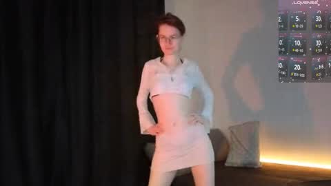 Snapshot of renaeblaski chatting on June 12, 6:18 pm Claire online show from June 12, 6:18 pm