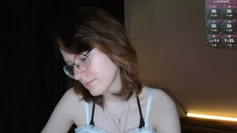 Snapshot of renaeblaski chatting on June 14, 6:21 pm Claire online show from June 14, 6:21 pm