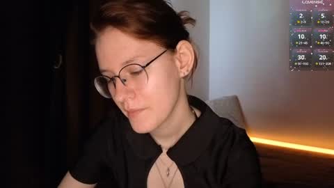 Snapshot of renaeblaski chatting on June 16, 7:33 am Claire online show from June 16, 7:33 am