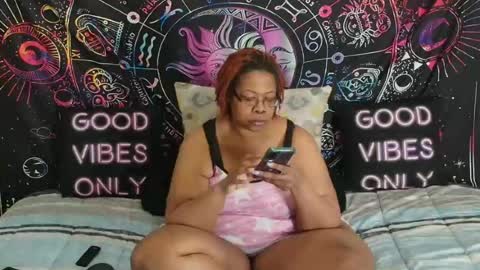 Snapshot of renaecumsalot chatting on July 24, 7:01 pm RenaeCumsAlot online show from July 24, 7:01 pm