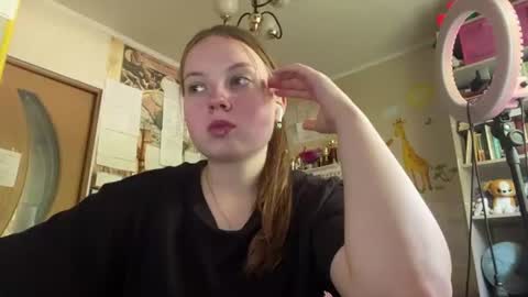 Snapshot of renaeorabuena chatting on July 20, 7:00 am Annabel online show from July 20, 7:00 am