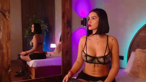 Snapshot of renata_black_ chatting on July 21, 10:06 am Renata online show from July 21, 10:06 am