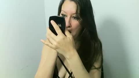 Snapshot of renata_cheriee chatting on April 15, 10:33 am renata cheriee online show from April 15, 10:33 am